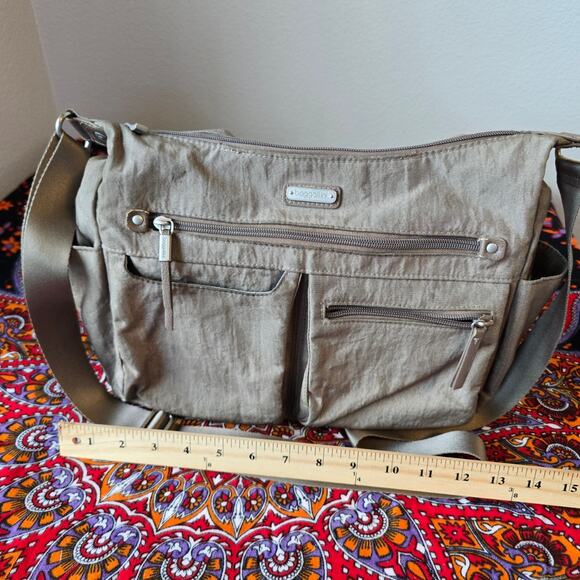 Baggallini Large Hobo Tote in Platinum/gray - Picture 2 of 11